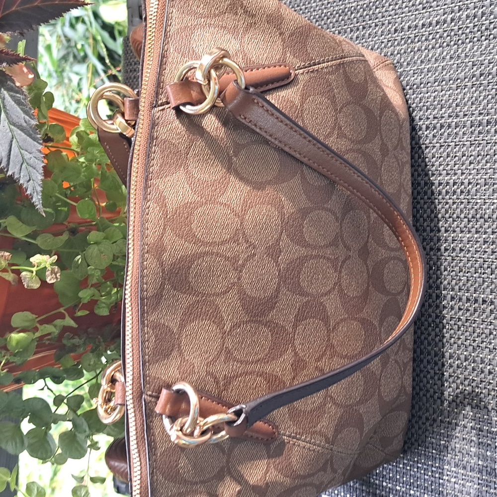 COACH KELSEY F28989 Signature Satchel, Shoulder, or Crossbody, Excellent Cond. - Picture 4 of 13